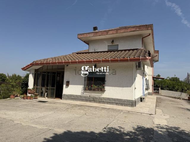 Case e ville in vendita di 389 m² in Via la Pastora