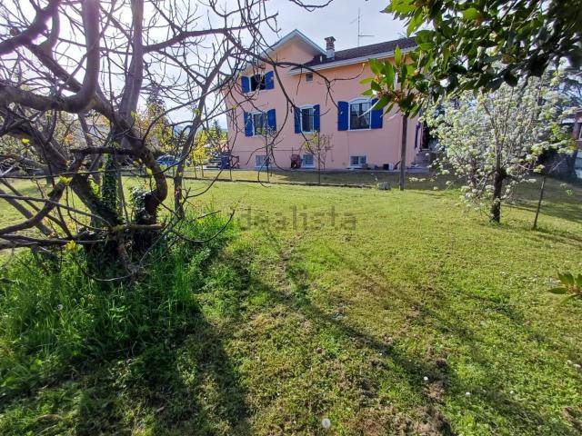 Case e ville in vendita di 390 m²