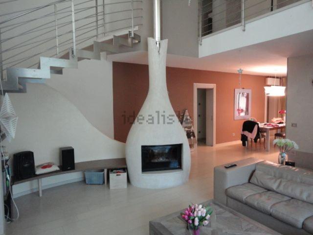 Case e ville in vendita di 390 m²