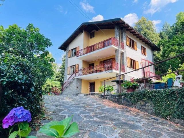 Case e ville in vendita di 390 m²
