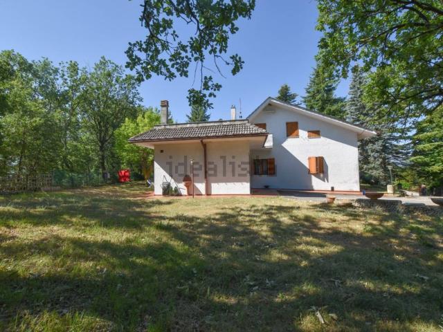 Case e ville in vendita di 390 m²