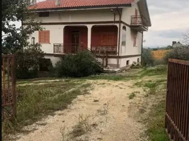Case e ville in vendita di 390 m² in Frazione Camicie