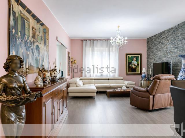Case e ville in vendita di 390 m² in Via Colle Francesco Maria, 51