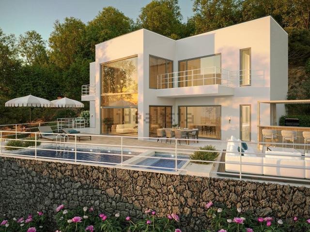 Case e ville in vendita di 390 m² in Via G. Verdi