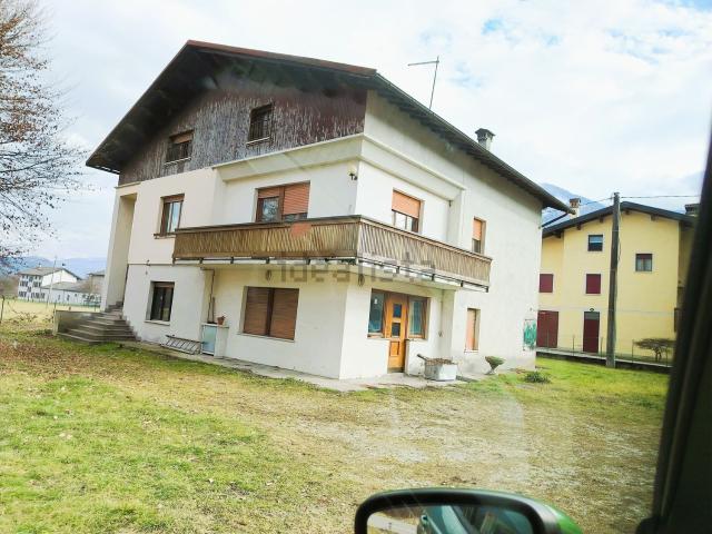 Case e ville in vendita di 390 m² in Via Giuseppe Garibaldi