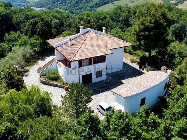 Case e ville in vendita di 390 m² in Via Giuseppe Mazzini