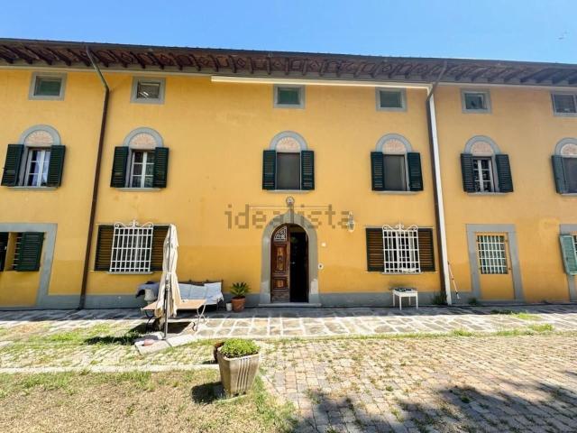 Case e ville in vendita di 390 m² in Via Giovanni Verga, 18