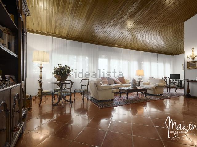 Case e ville in vendita di 390 m² in Via del Villaggio
