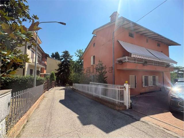 Case e ville in vendita di 390 m² in Via dell&apos Uva, 2