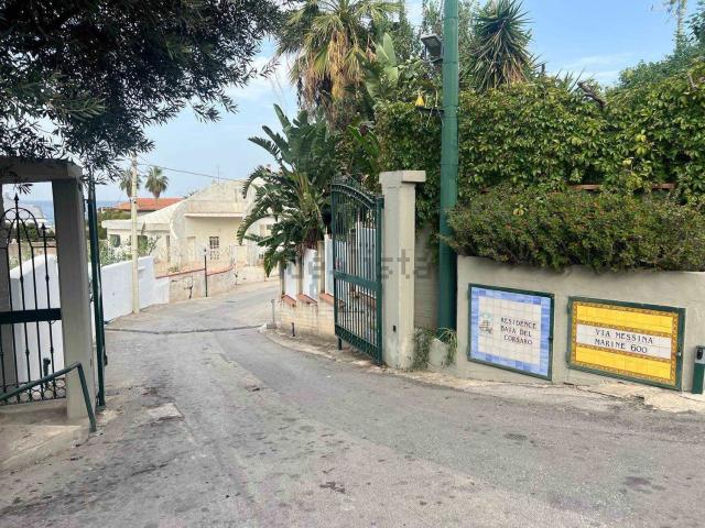 Case e ville in vendita di 390 m² in Via Messina Marine, 600