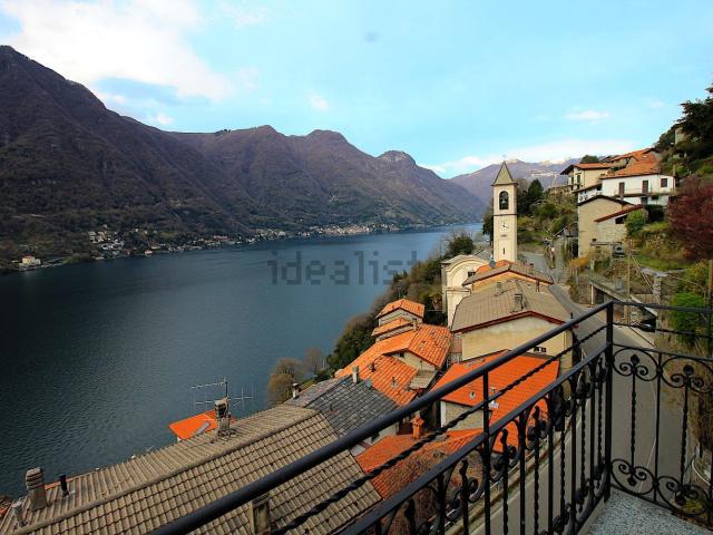 Case e ville in vendita di 390 m² in Via Pognana, 1
