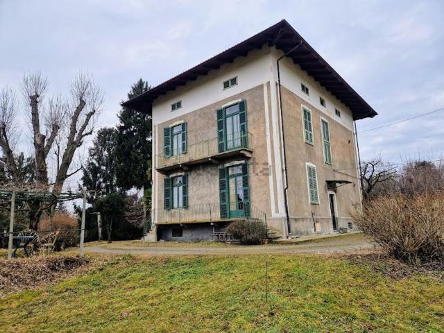 Case e ville in vendita di 390 m² in Via Principe Amedeo