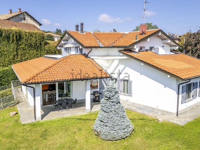 Case e ville in vendita di 390 m² in Via Vittoria, 6