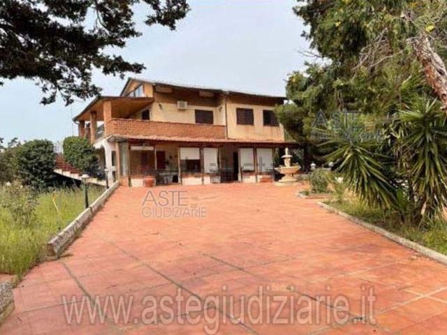 Case e ville in vendita di 390 m² in Viale Gibildolce