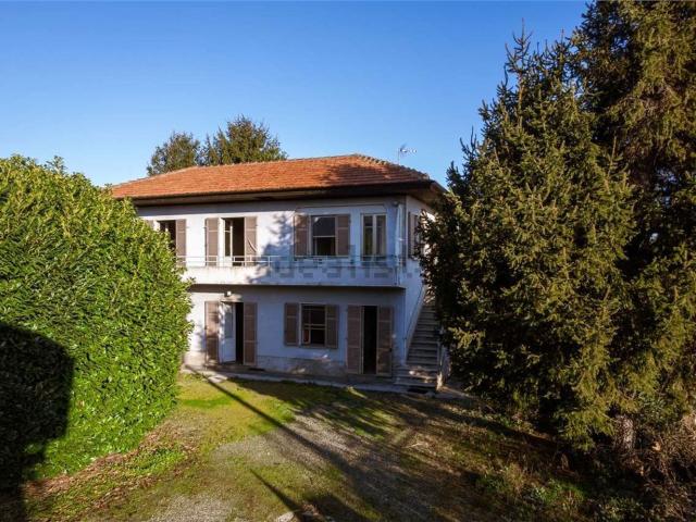 Case e ville in vendita di 390 m² in Corso Torino, 165