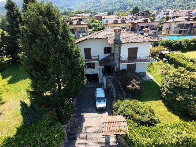 Case e ville in vendita di 501 m² in Via Campione, 12