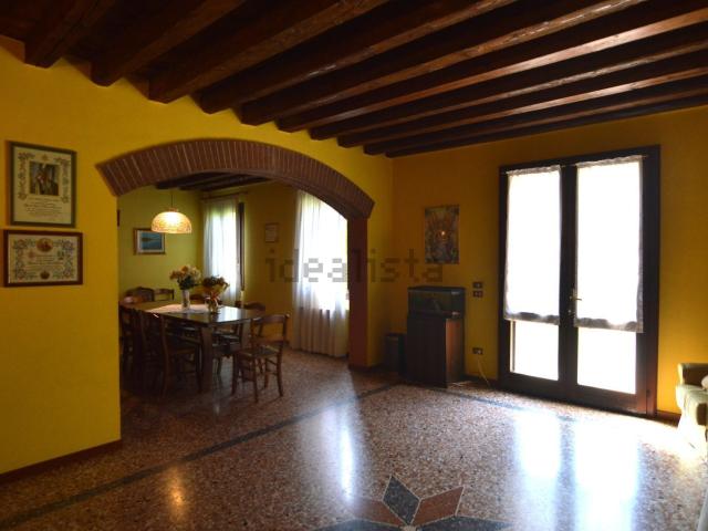 Case e ville in vendita di 391 m² in Via Roma, 47