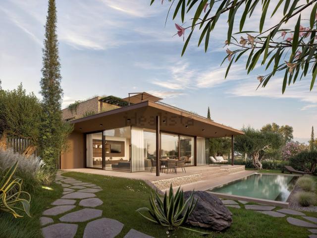 Case e ville in vendita di 391 m² in Via Riare