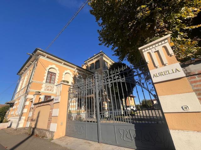 Case e ville in vendita di 392 m²