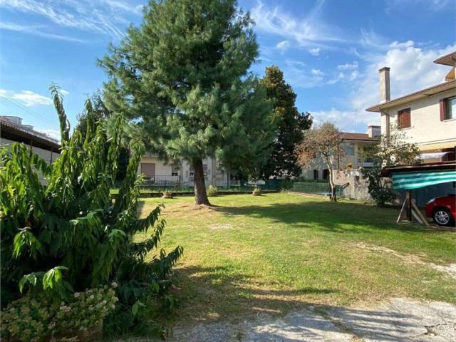 Case e ville in vendita di 392 m²