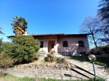 Case e ville in vendita di 392 m²