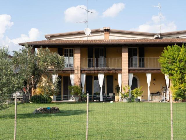 Case e ville in vendita di 392 m² in Via Croce Santo Stefano, 22