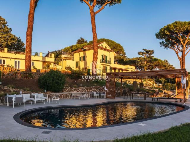 Case e ville in vendita di 392 m² in Via Albert Bruce Sabin, 6