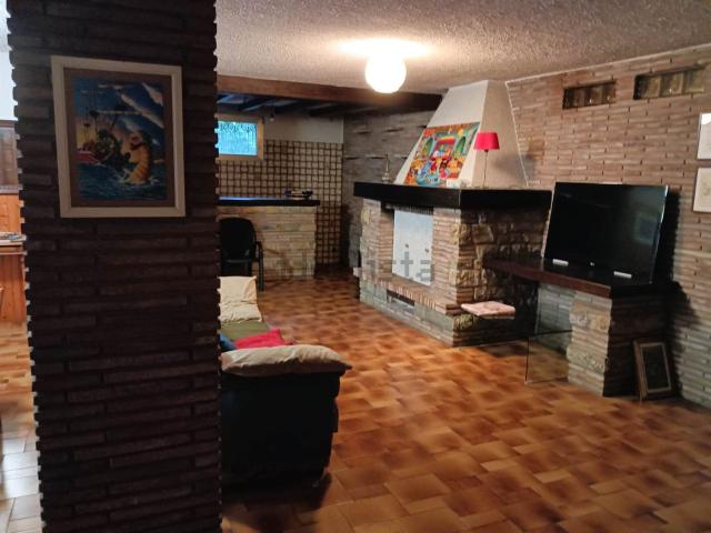 Case e ville in vendita di 394 m²