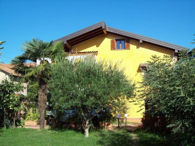 Case e ville in vendita di 394 m²