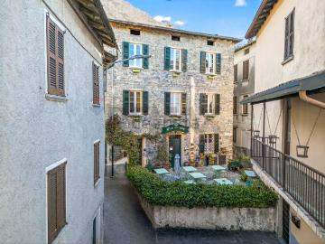 Case e ville in vendita di 394 m²