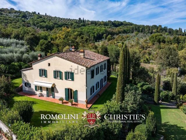 Case e ville in vendita di 394 m²