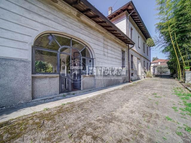 Case e ville in vendita di 394 m² in Via Giuseppe Mazzini