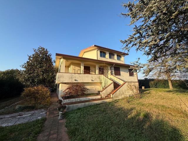 Case e ville in vendita di 394 m² in Via Sandolo Gambulaga, 2