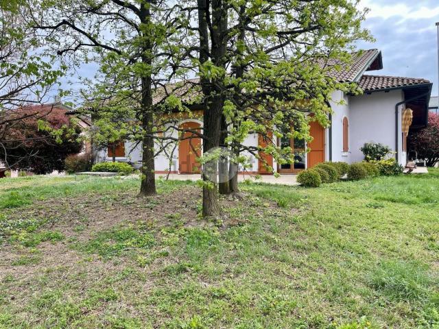 Case e ville in vendita di 394 m² in Via Toscana, 16