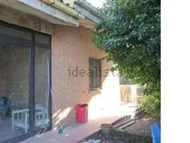 Case e ville in vendita di 394 m² in Strada Provinciale delle Cesane, 88