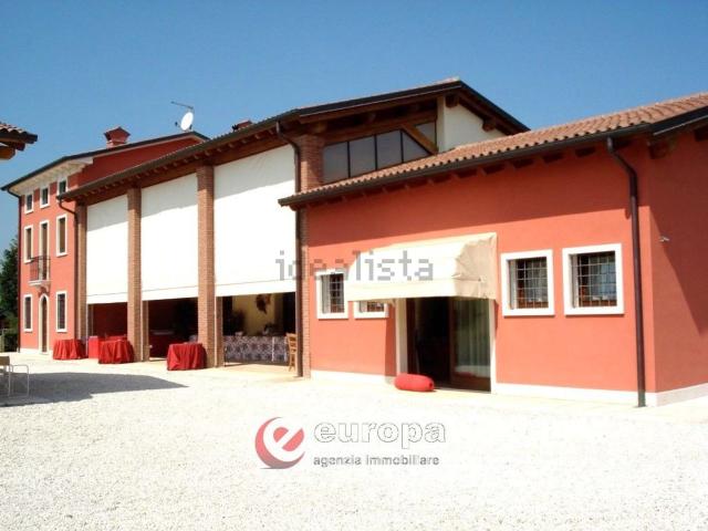 Case e ville in vendita di 394 m² in Strada Regionale 53 Postumia
