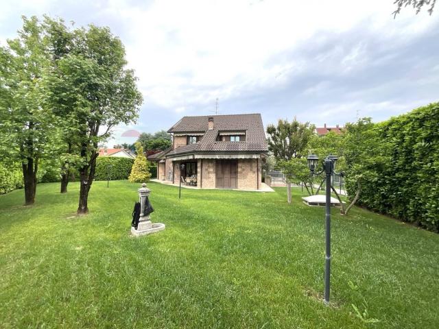 Case e ville in vendita di 395 m²