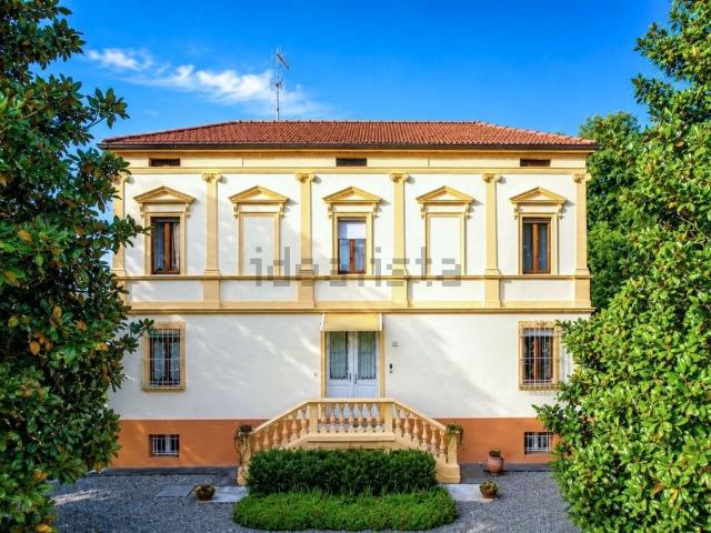 Case e ville in vendita di 395 m² in Via Bastiglia, 6