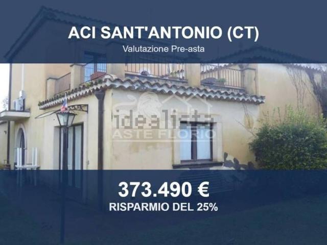 Case e ville in vendita di 395 m² in Via Mandarini, 10