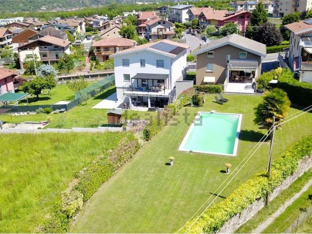 Case e ville in vendita di 395 m² in Via Marconi, 23