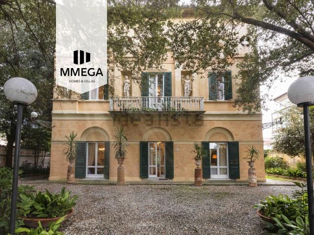Case e ville in vendita di 514 m² in Via Fratelli del Conte