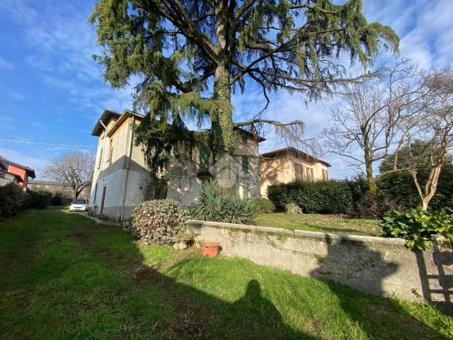 Case e ville in vendita di 397 m² in Via Stezzano, 11