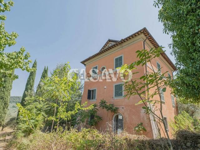 Case e ville in vendita di 397 m² in Via Roma, 150