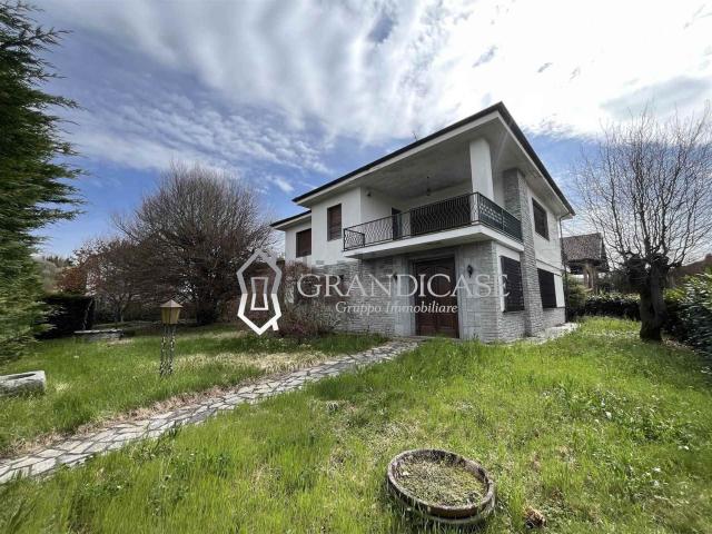 Case e ville in vendita di 398 m² in Via Conte Gioppi, 8