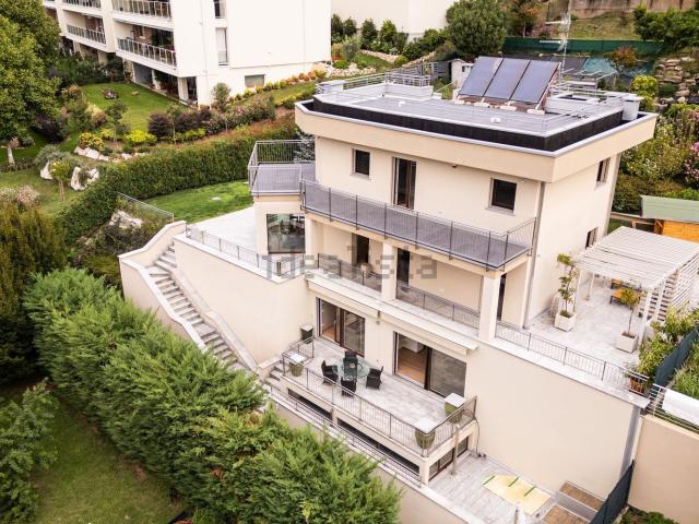 Case e ville in vendita di 398 m² in Via Torquato Tasso, 42