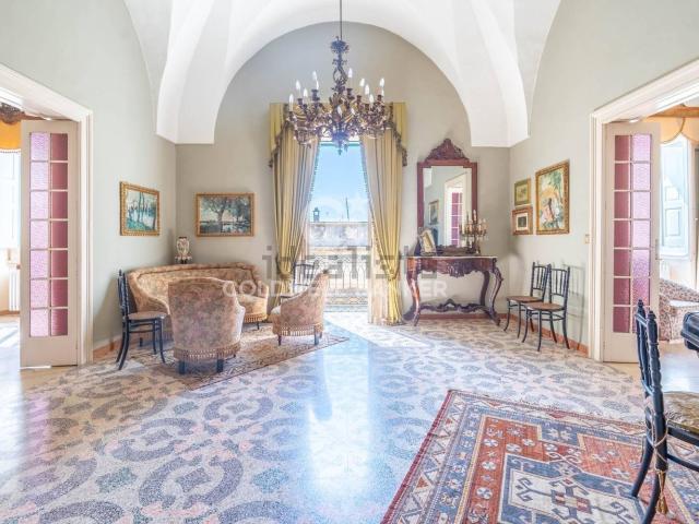 Case e ville in vendita di 399 m² in Via Umberto I, 40