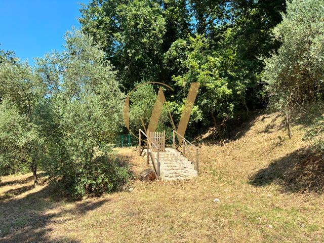 Caserta ZONA CASERTAVECCHIA AFFITTASI VILLA COMPLETAMENTE ARREDATO CON GIARDINO PRIVATO