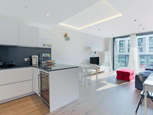 Cashmere House, Leman Street, London E1, 2 bed flat to rent, £3,900 pcm | PrimeLocation