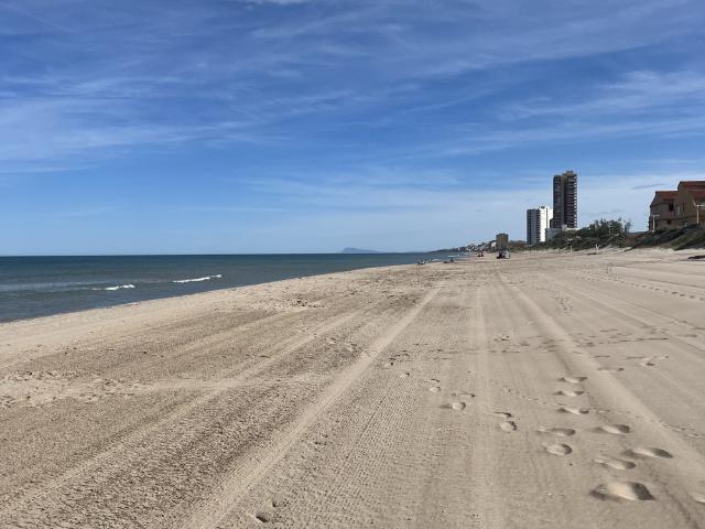 Casita en la playa para nómadas y surferos