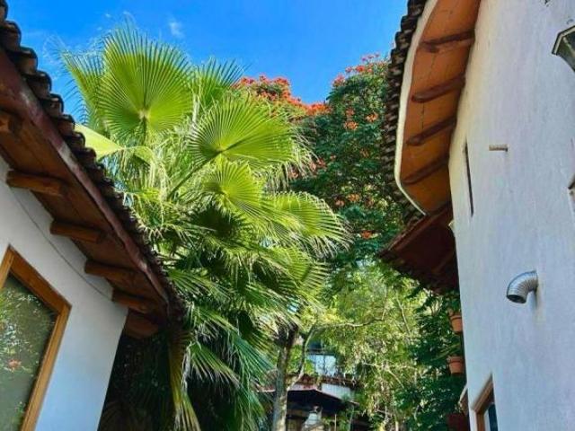 CASITA EN PRIVADA JUNTO A LA COSTERA